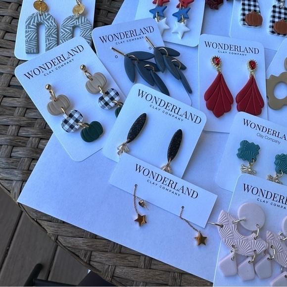 MYSTERY 2 pack of dangle earrings! - Picture 2 of 7